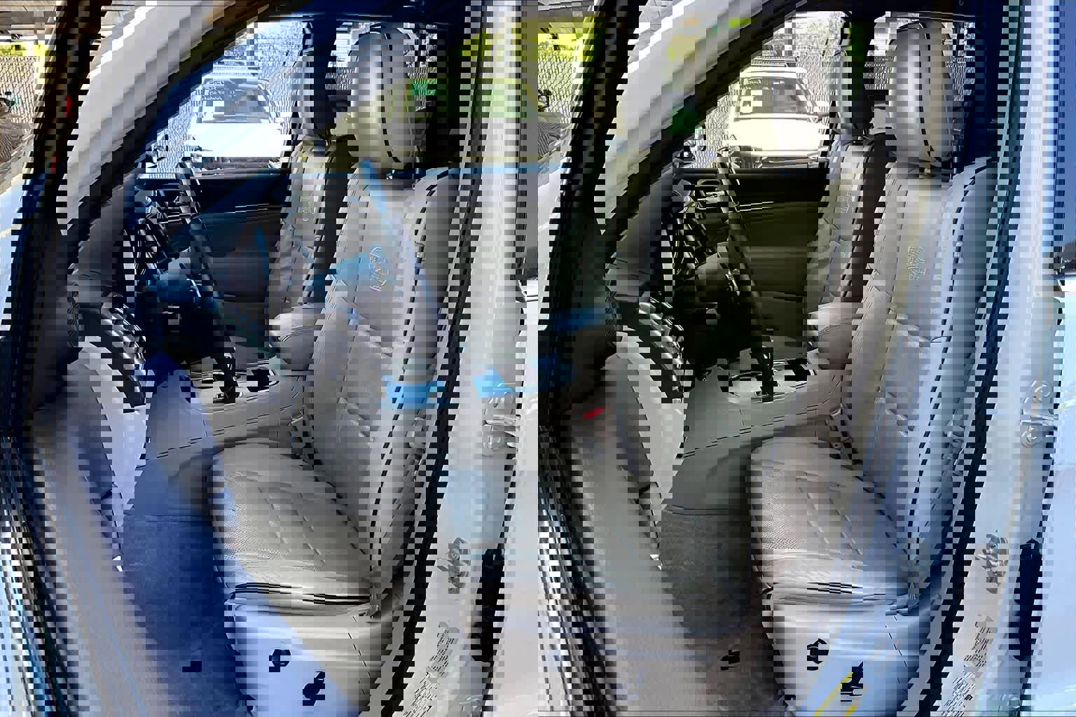 Used 2015 Jeep Grand Cherokee Overland image 8