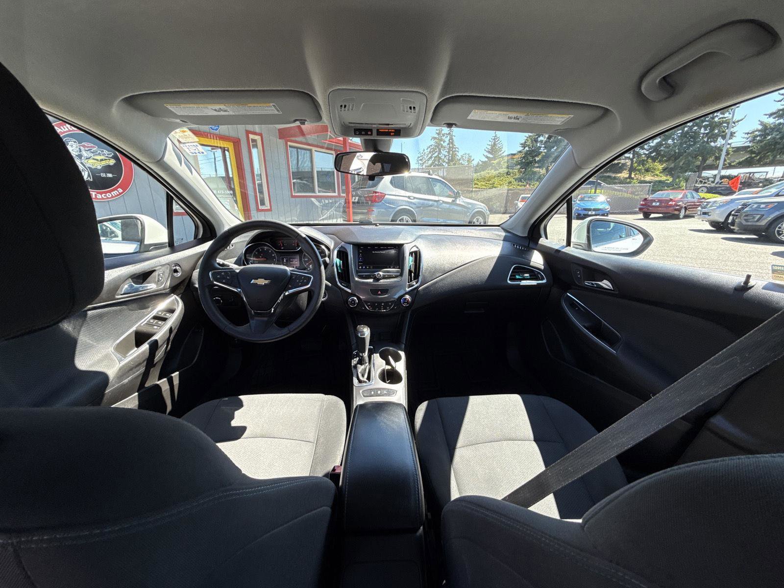 Used 2019 Chevrolet Cruze LT w/ Convenience Package image 17