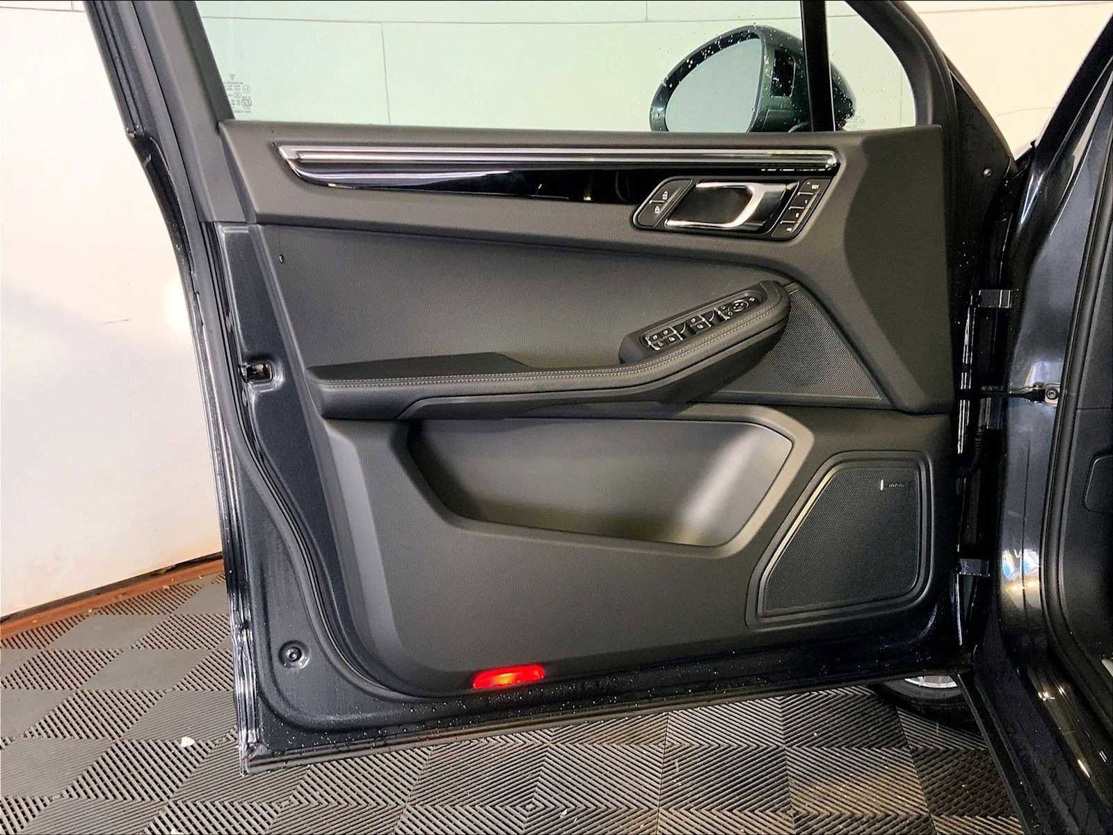 New 2026 Porsche Macan S image 20