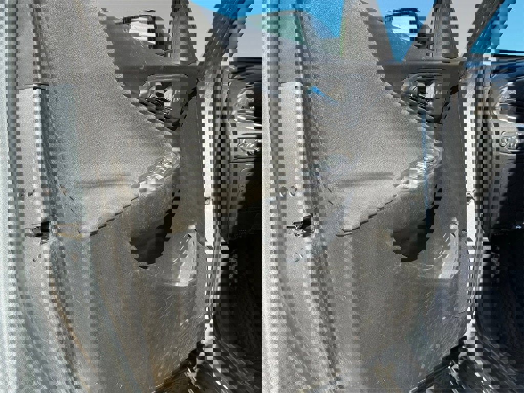 Used 2023 Chevrolet Malibu RS image 22