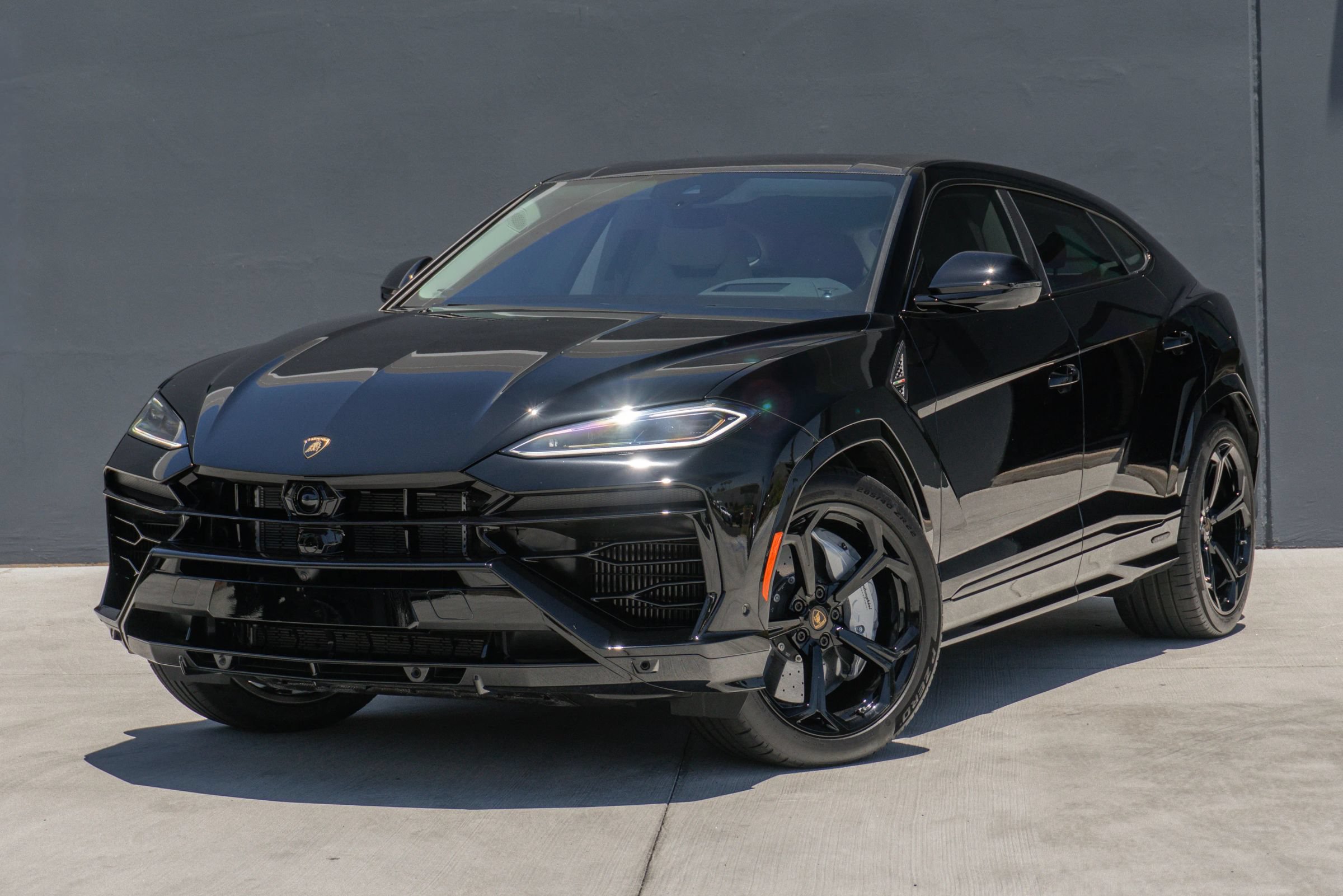 Used 2026 Lamborghini Urus SE AWD/4WD image 3