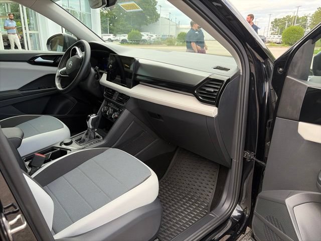 Used 2025 Volkswagen Taos S AWD/4WD image 15