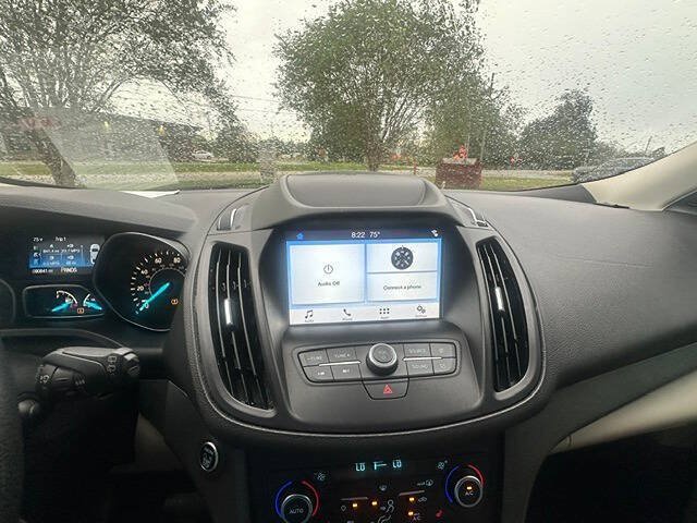 Used 2019 Ford Escape SE FWD image 15