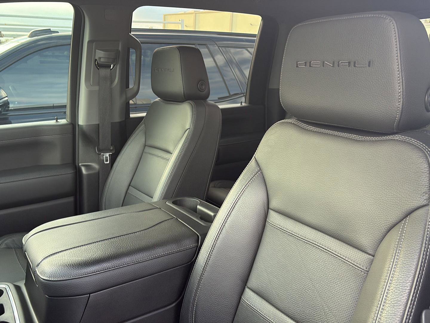 Used 2023 GMC Sierra 2500 Denali image 15