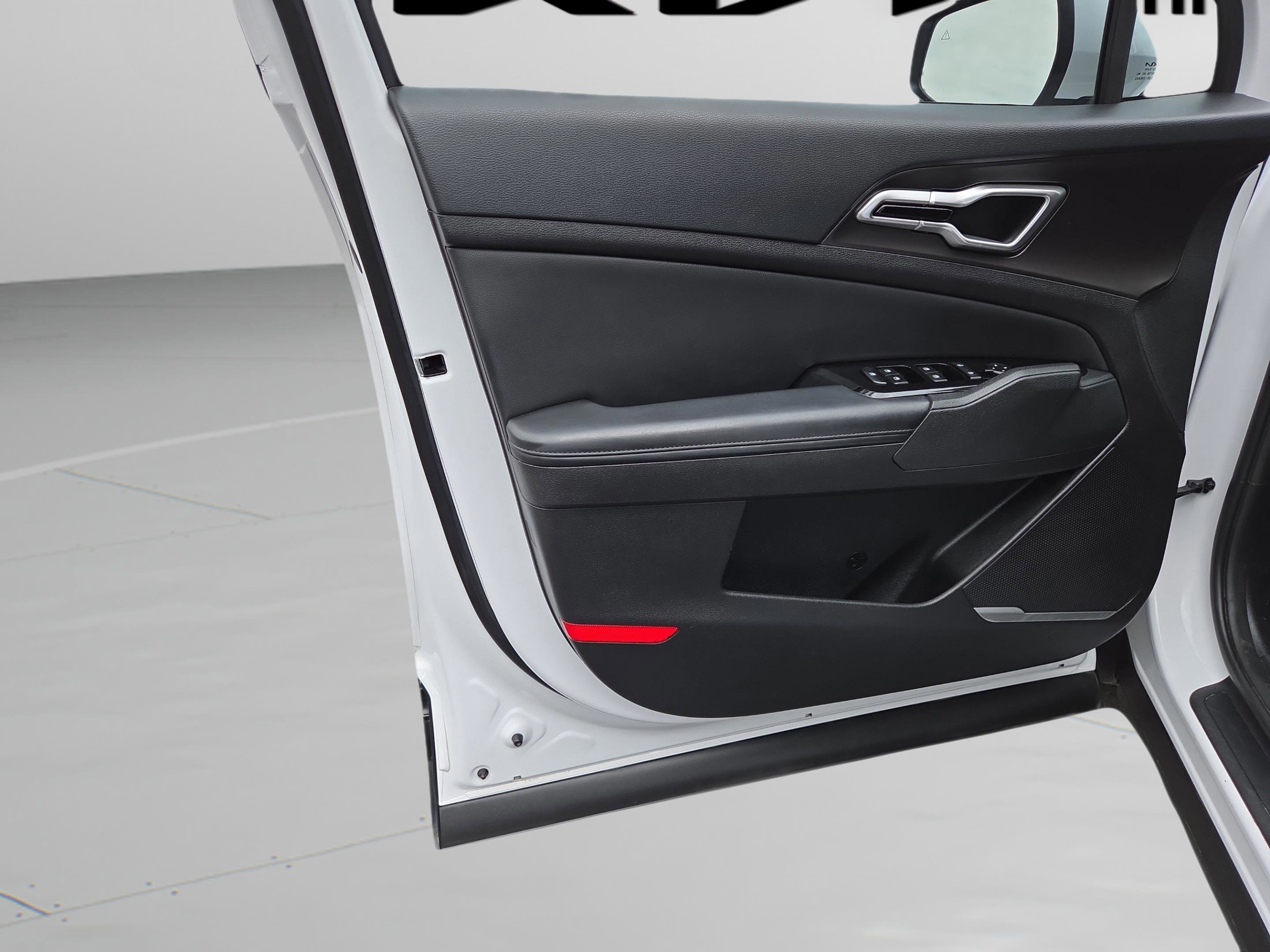 Used 2023 Kia Sportage EX image 27