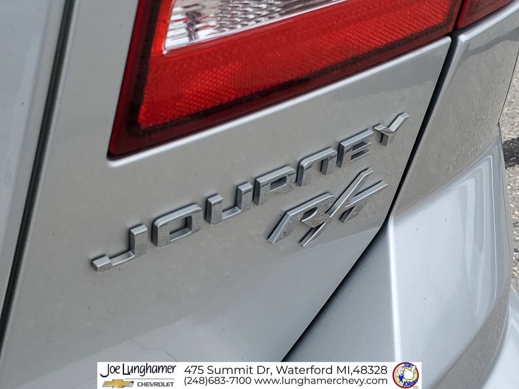 Used 2010 Dodge Journey R/T w/ Navigation & Sound Group I FWD image 33
