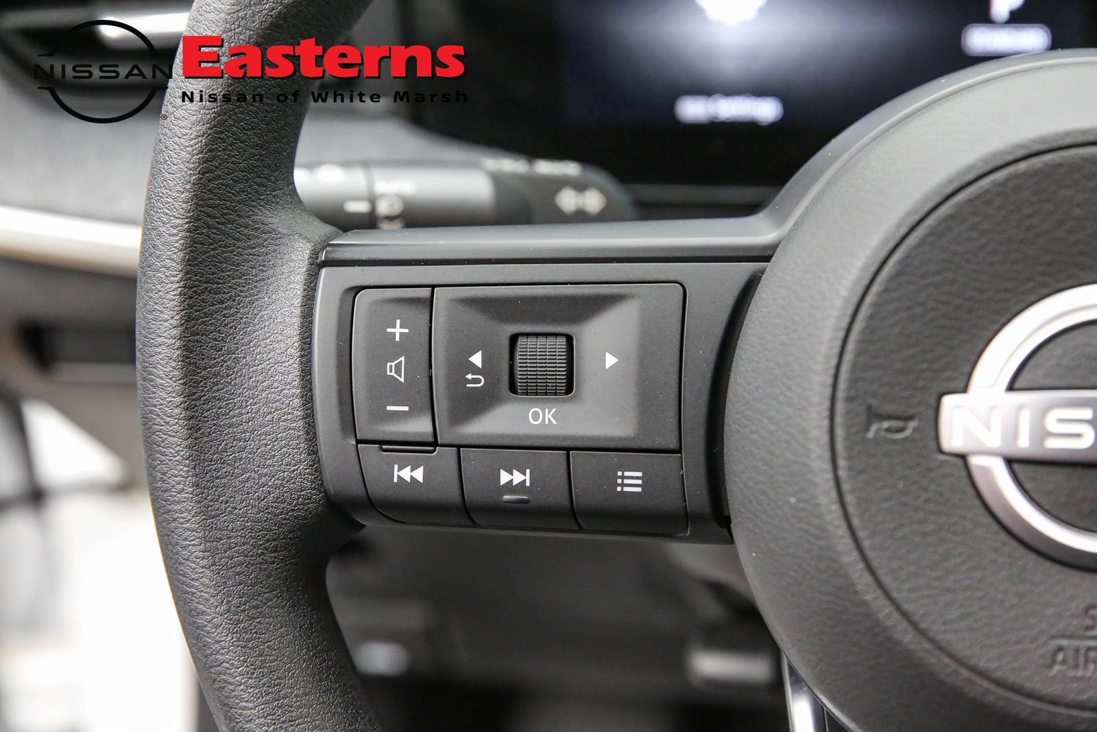 Used 2025 Nissan Kicks SV image 15