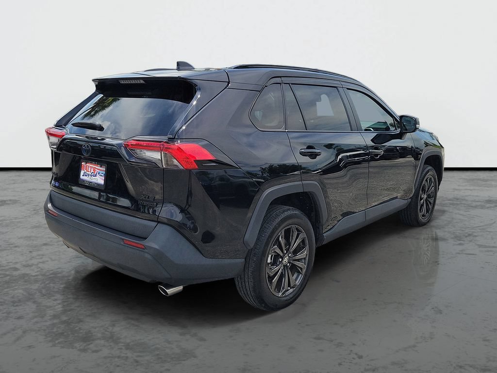Used 2023 Toyota RAV4 XLE Premium AWD/4WD image 2