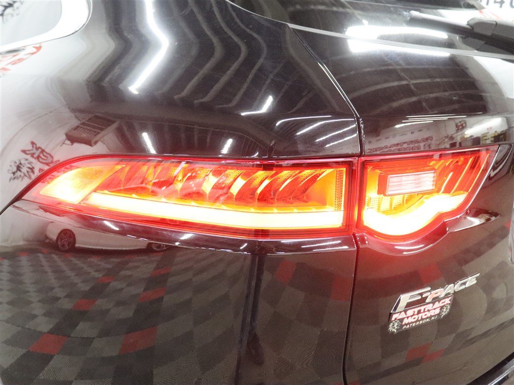 Used 2018 Jaguar F-PACE Prestige AWD/4WD image 11