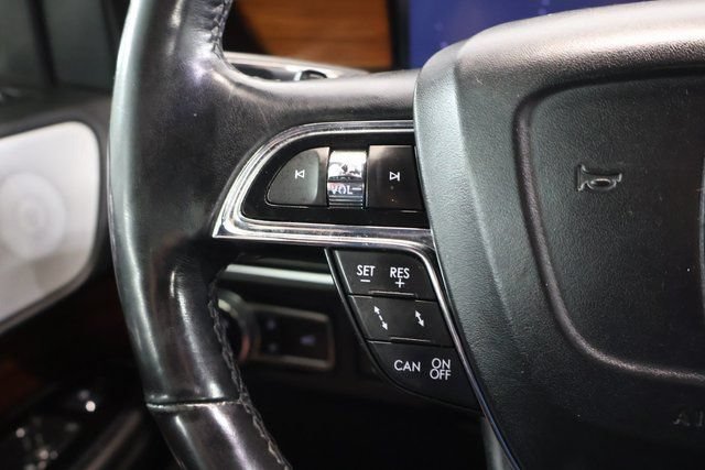 Used 2019 Lincoln Navigator Reserve w/ Cargo Package AWD/4WD image 17
