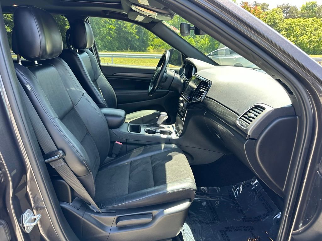 Used 2020 Jeep Grand Cherokee Altitude AWD/4WD image 16