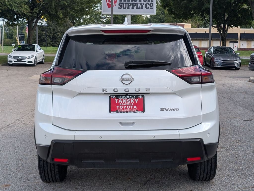 Used 2024 Nissan Rogue SV AWD/4WD image 7