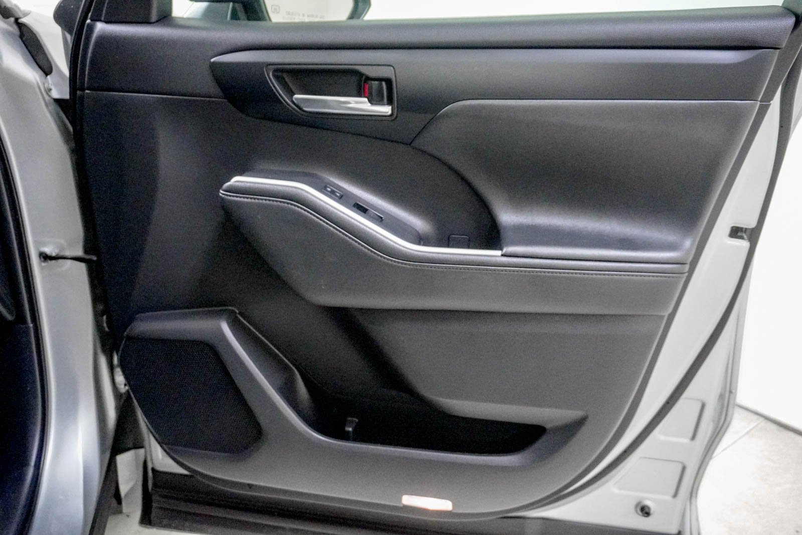 Used 2021 Toyota Highlander XLE image 33