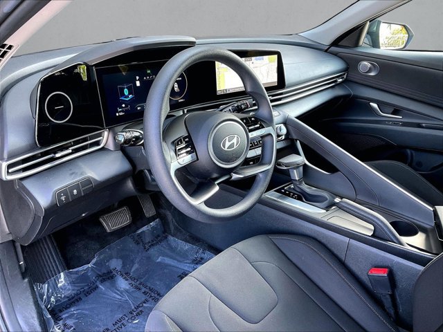 Used 2024 Hyundai Elantra SEL FWD image 11