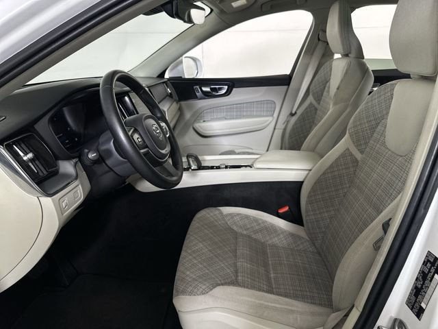 Used 2022 Volvo XC60 B5 Momentum AWD/4WD image 20