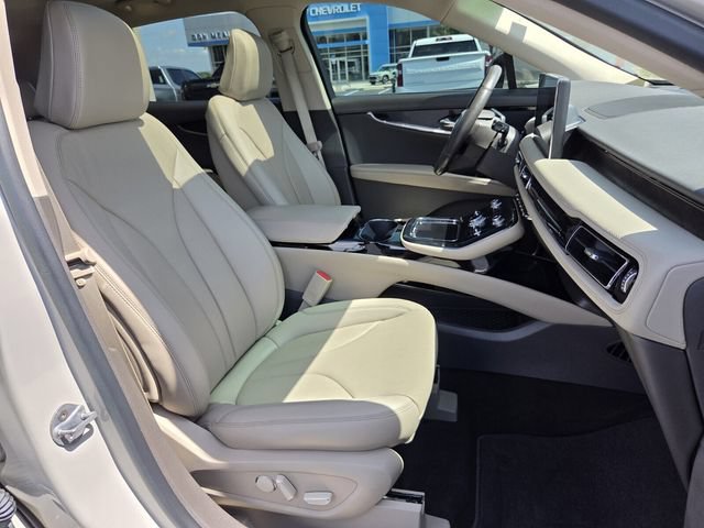 Used 2023 Lincoln Nautilus Reserve w/ Cargo Utility Package FWD image 18