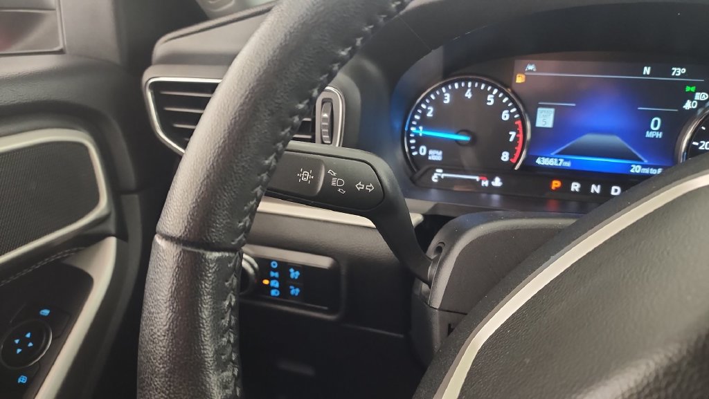 Used 2022 Ford Explorer XLT w/ Equipment Group 202A AWD/4WD image 19