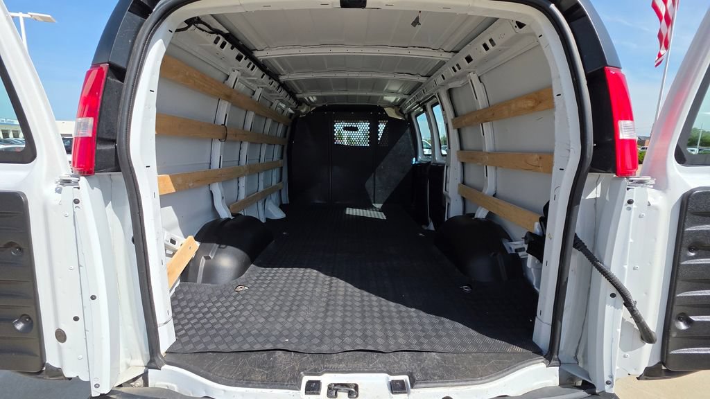Used 2024 Chevrolet Express 2500 w/ Driver Convenience Package RWD image 15