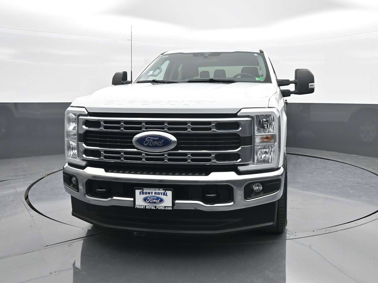 Used 2025 Ford F250 XLT image 3