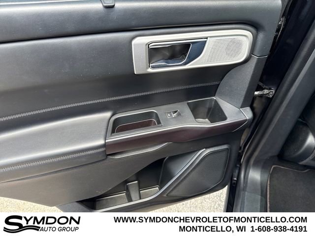 Used 2020 Ford Explorer Platinum w/ Premium Technology Package image 18