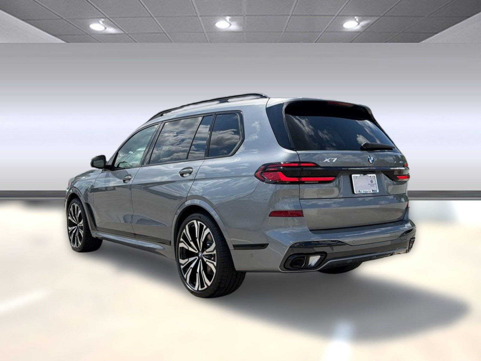 New 2027 BMW X7 xDrive40i w/ M Sport Package AWD/4WD image 3