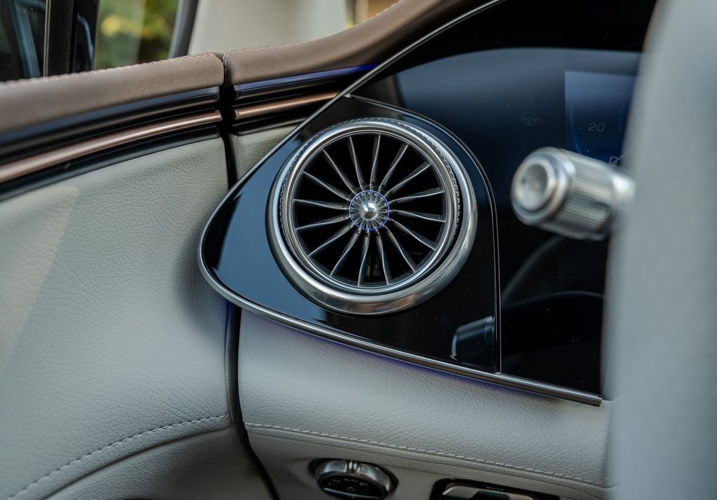 Used 2023 Mercedes-Benz EQS 580 4MATIC Sedan image 8