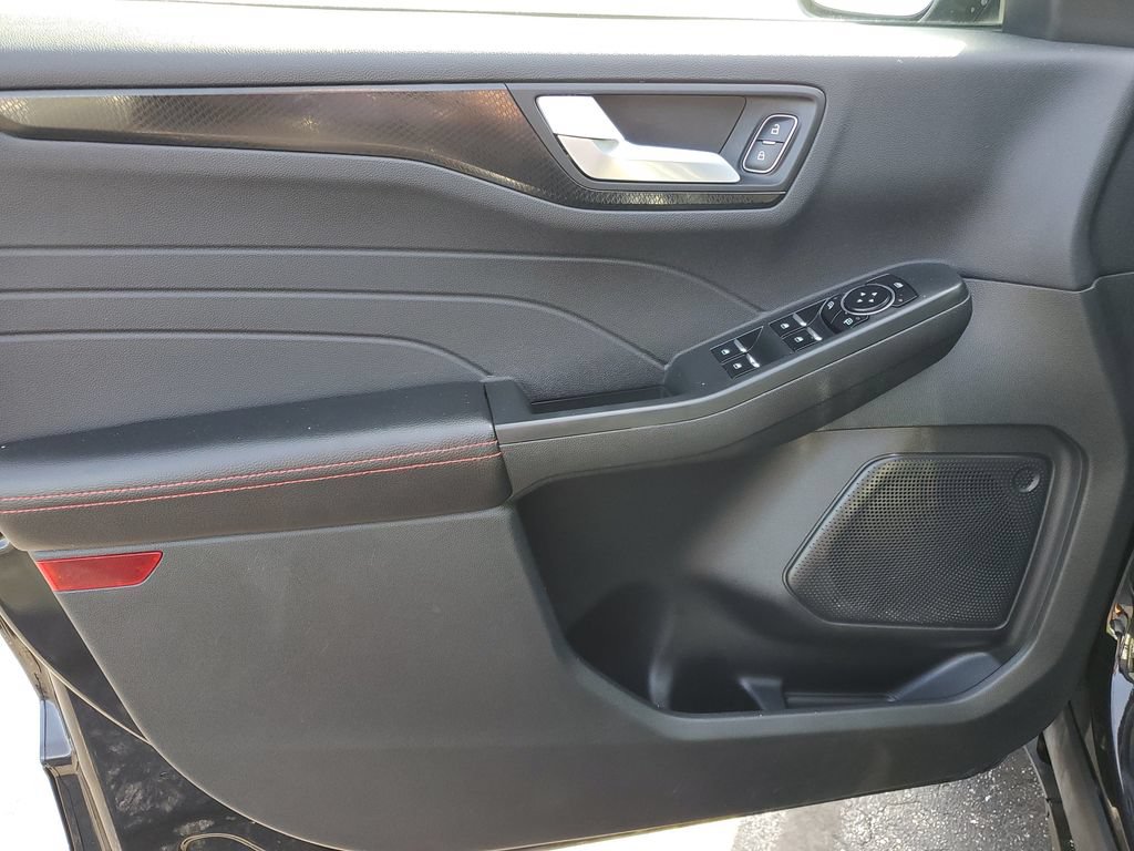 Used 2022 Ford Escape SEL w/ SEL Stealth AWD Package image 26