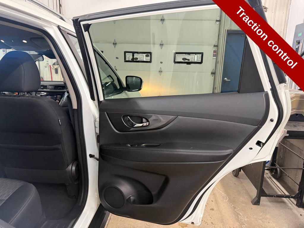 Used 2020 Nissan Rogue S image 31