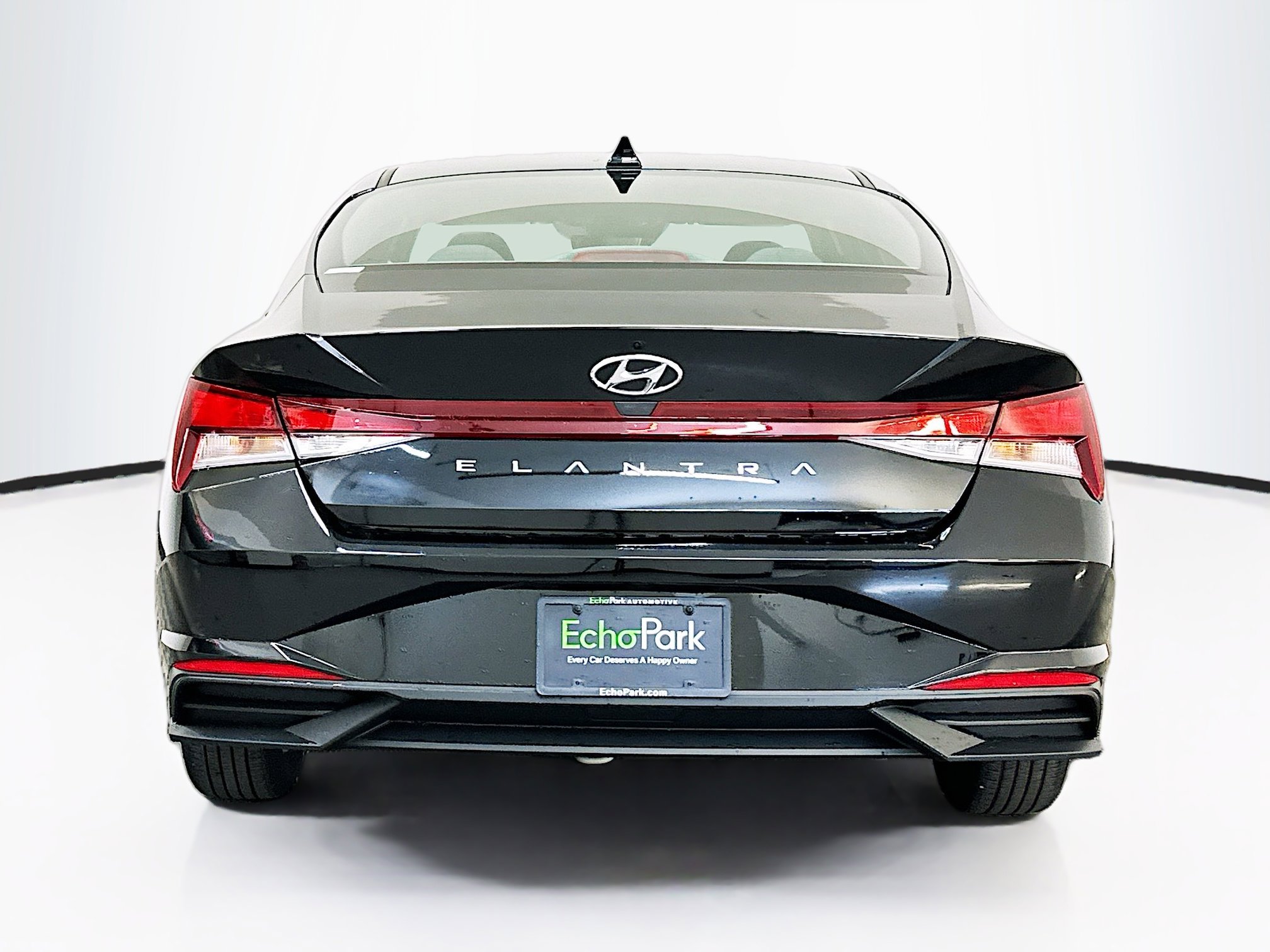Used 2023 Hyundai Elantra SE FWD image 7