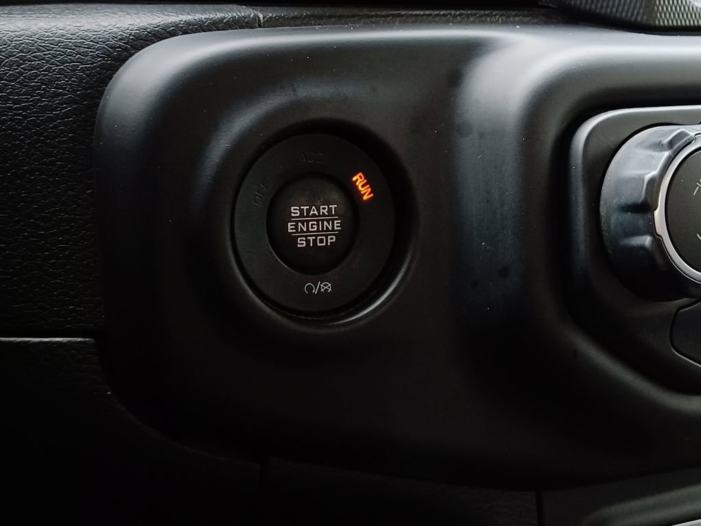 Used 2019 Jeep Wrangler Rubicon w/ Uconnect 4C Nav & Sound Group AWD/4WD image 19