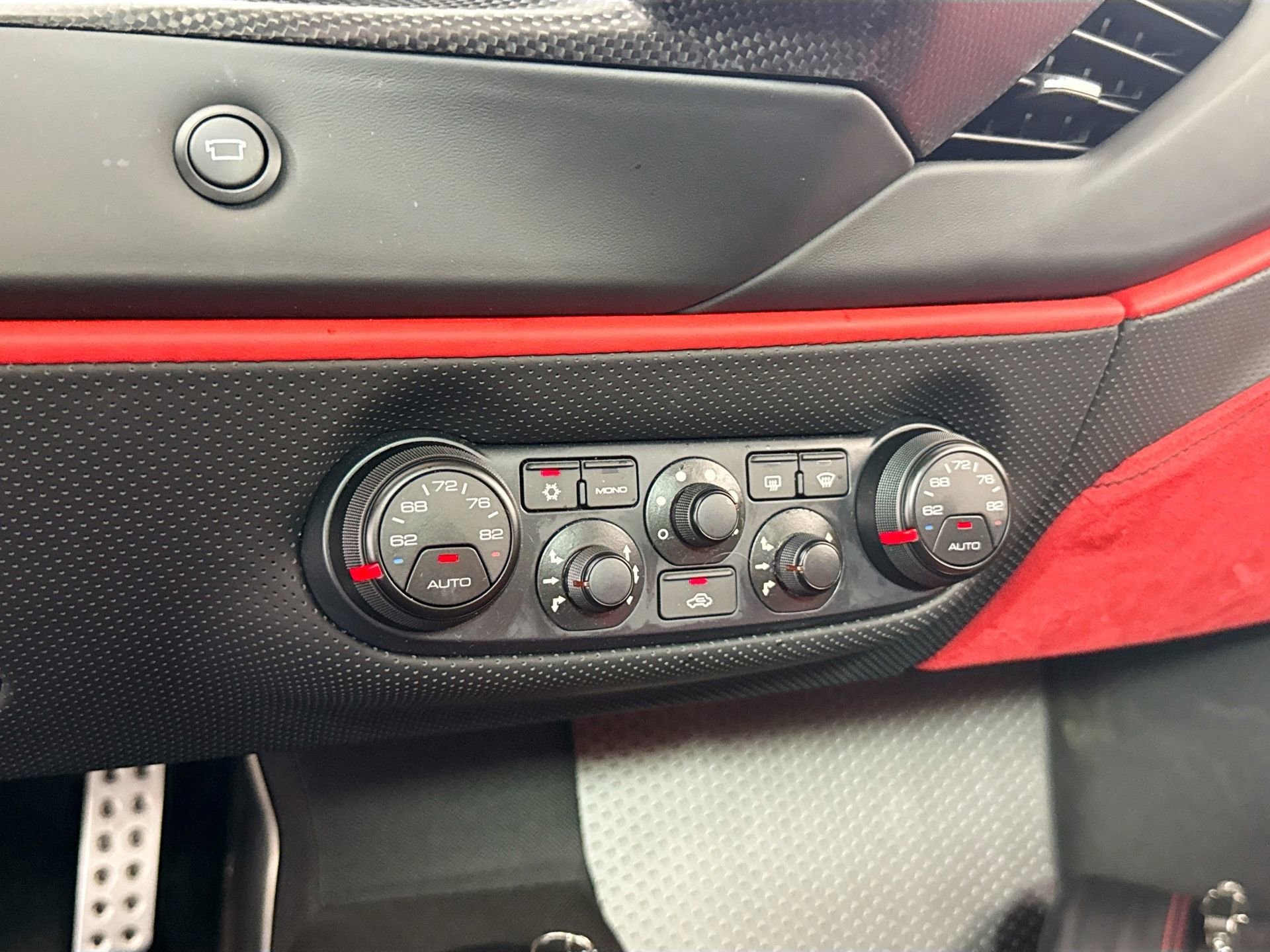 Certified 2020 Ferrari 488 Pista Spider RWD image 12