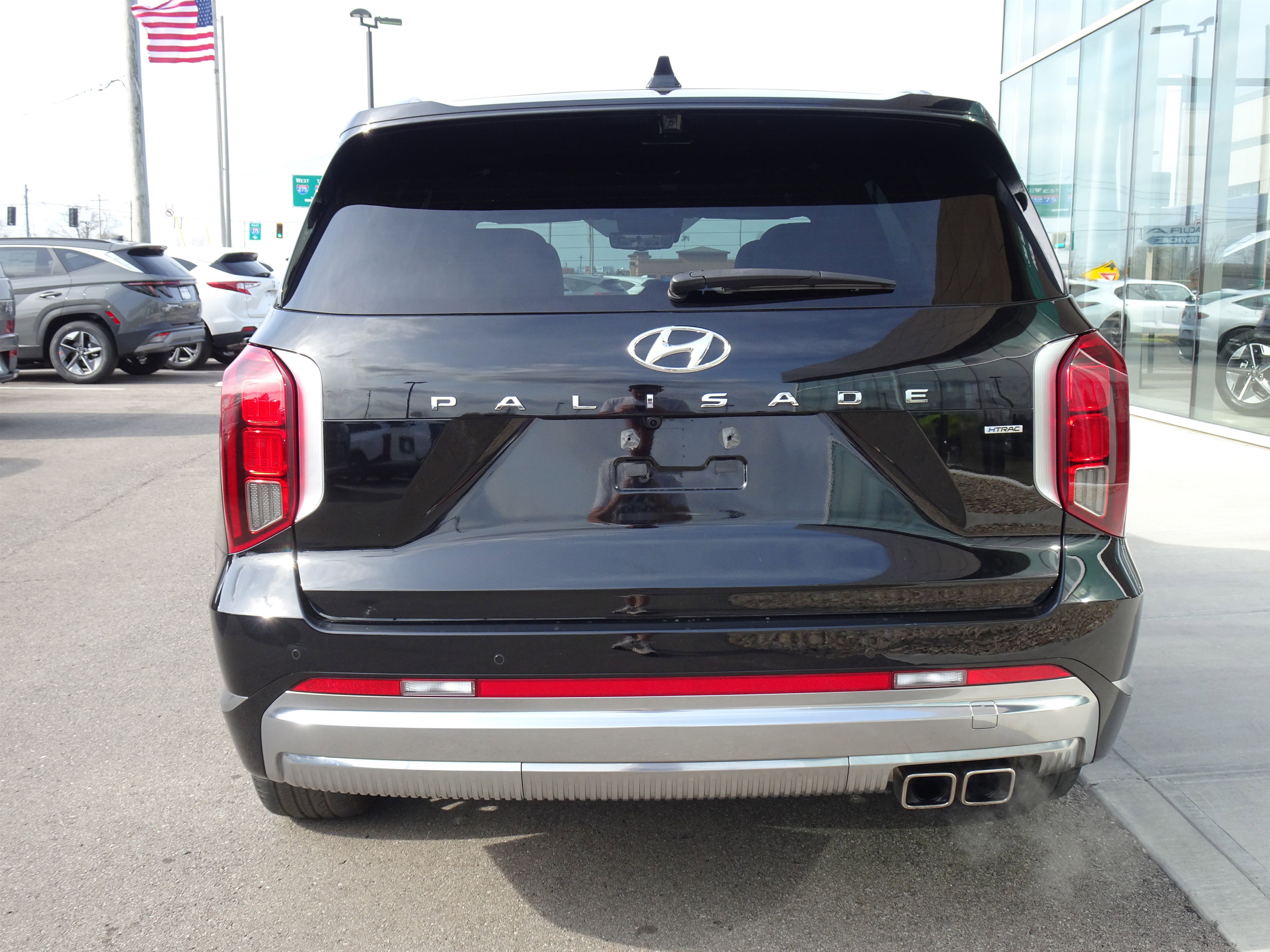 Used 2024 Hyundai Palisade Calligraphy image 4