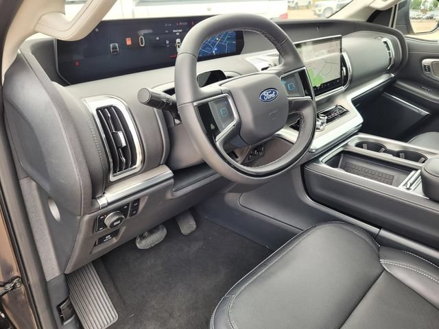 Used 2025 Ford Expedition Max Platinum AWD/4WD image 14