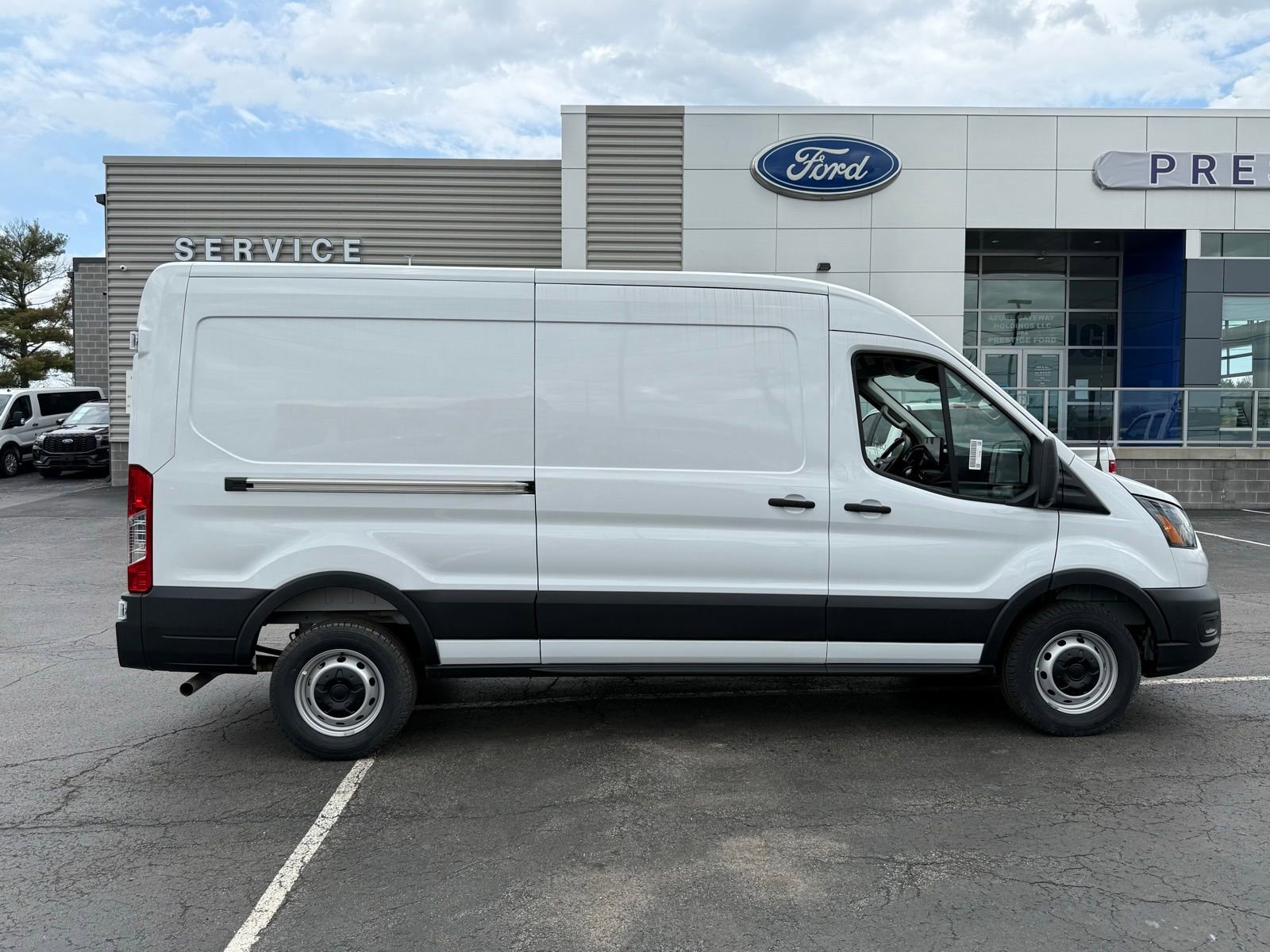 New 2026 Ford Transit 250 148 Medium Roof RWD image 15