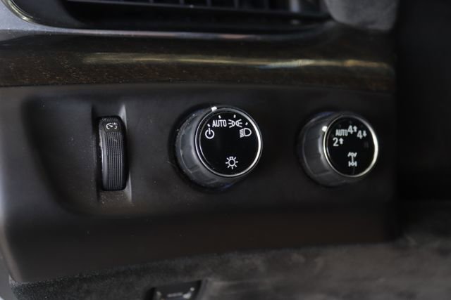 Used 2017 Cadillac Escalade Platinum image 25