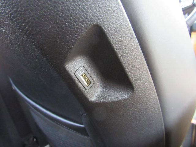 Used 2023 Kia Carnival LX image 42