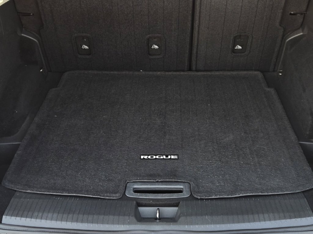 Certified 2023 Nissan Rogue SV FWD image 9