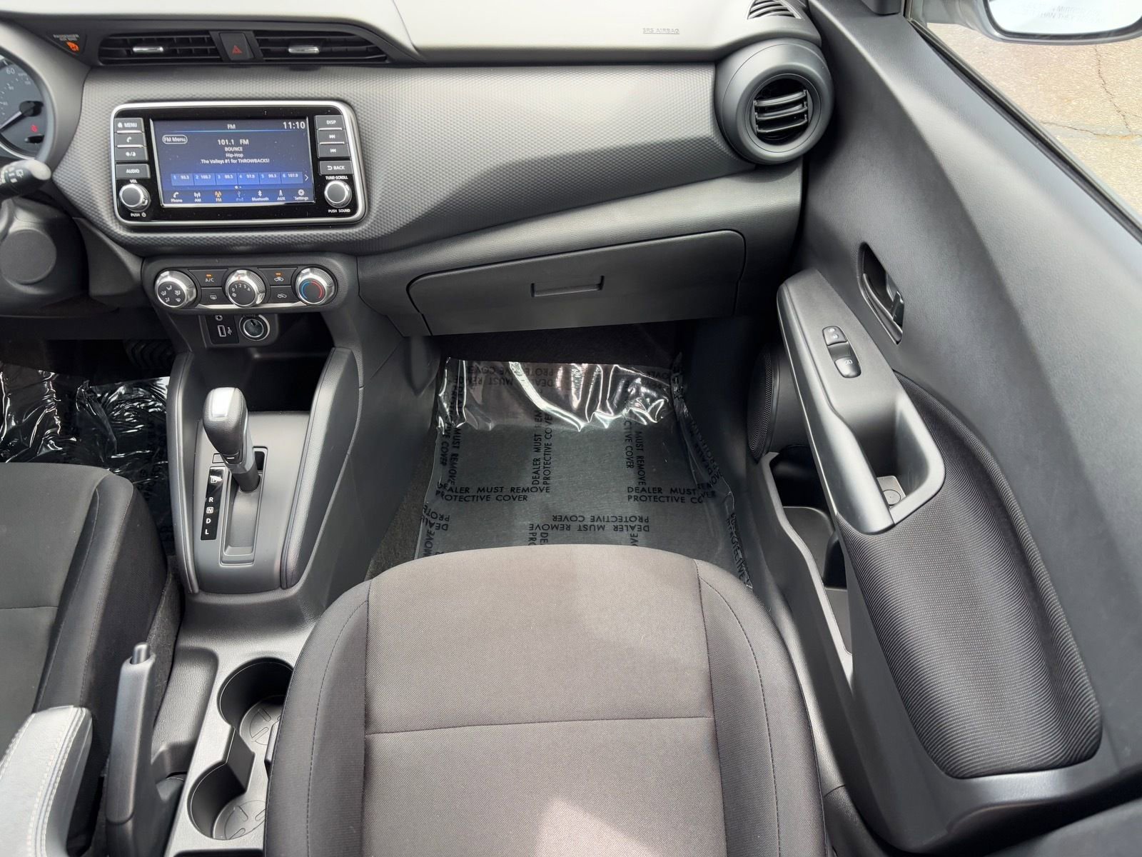 Certified 2025 Nissan Kicks Play S image 15