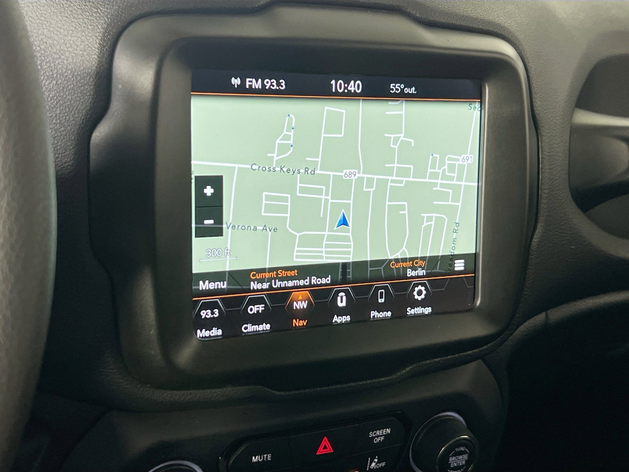 Used 2023 Jeep Renegade Latitude w/ Sun/Sound Group AWD/4WD image 13