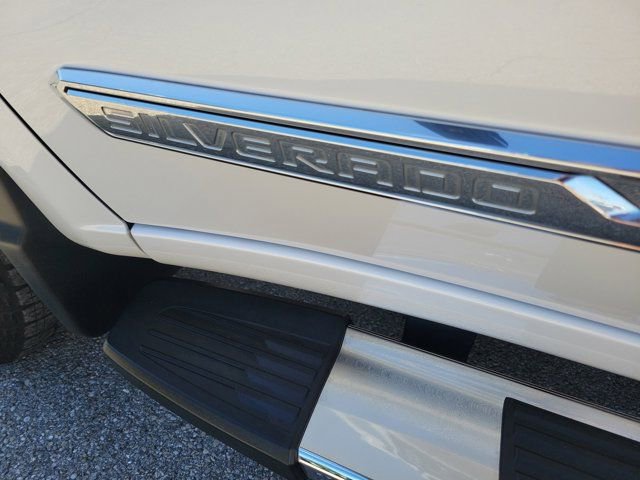 Used 2024 Chevrolet Silverado 1500 High Country w/ Technology Package AWD/4WD image 10