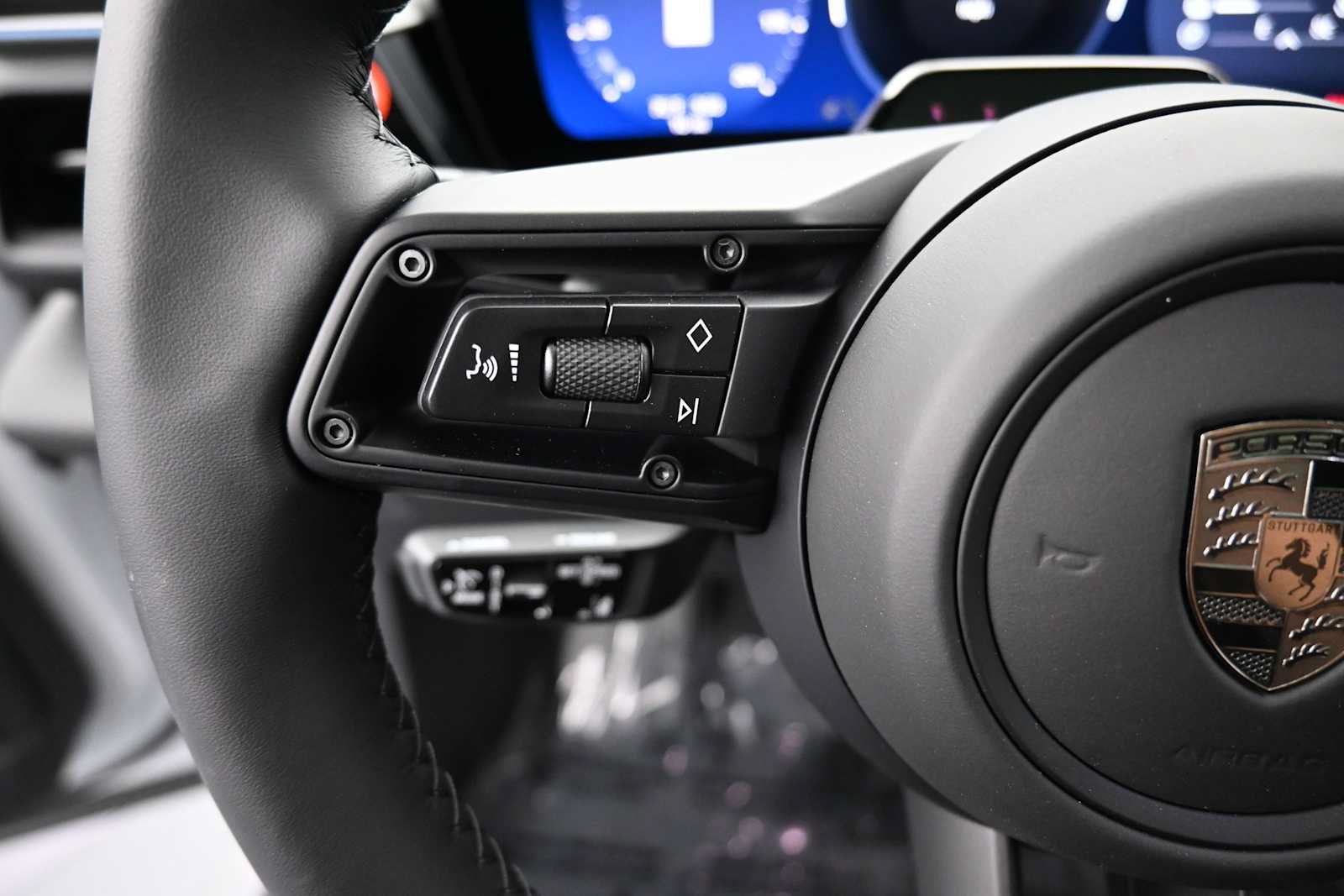 New 2026 Porsche Macan Turbo Electric AWD/4WD image 14