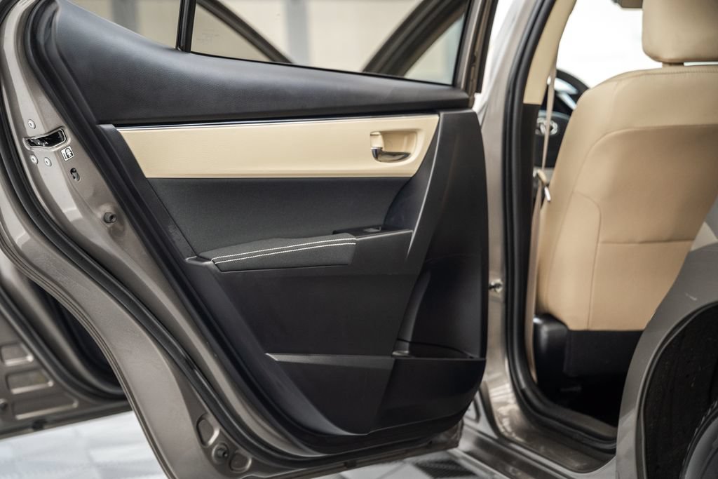 Used 2019 Toyota Corolla LE FWD image 30