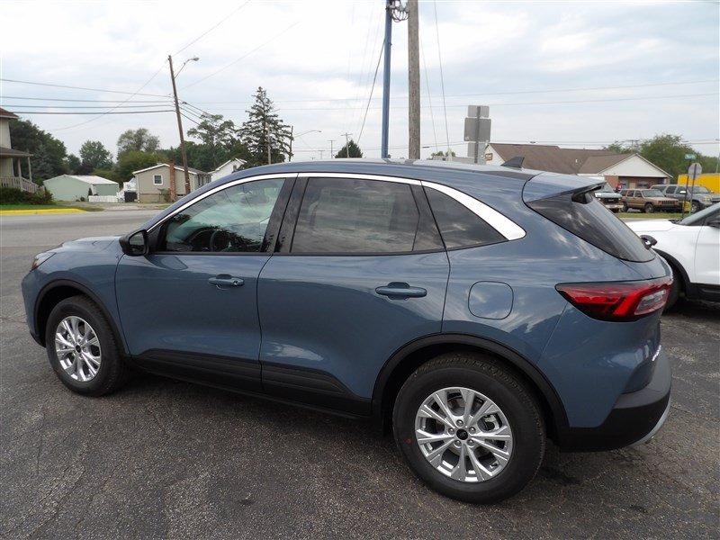 Used 2024 Ford Escape Active w/ Tech Pack #1 AWD/4WD image 4