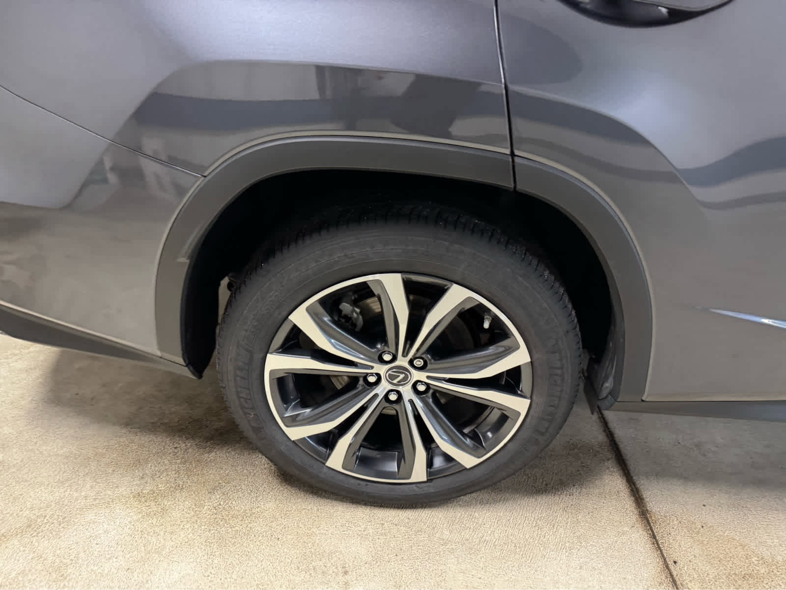 Used 2022 Lexus RX 350L Premium w/ Premium Package image 8