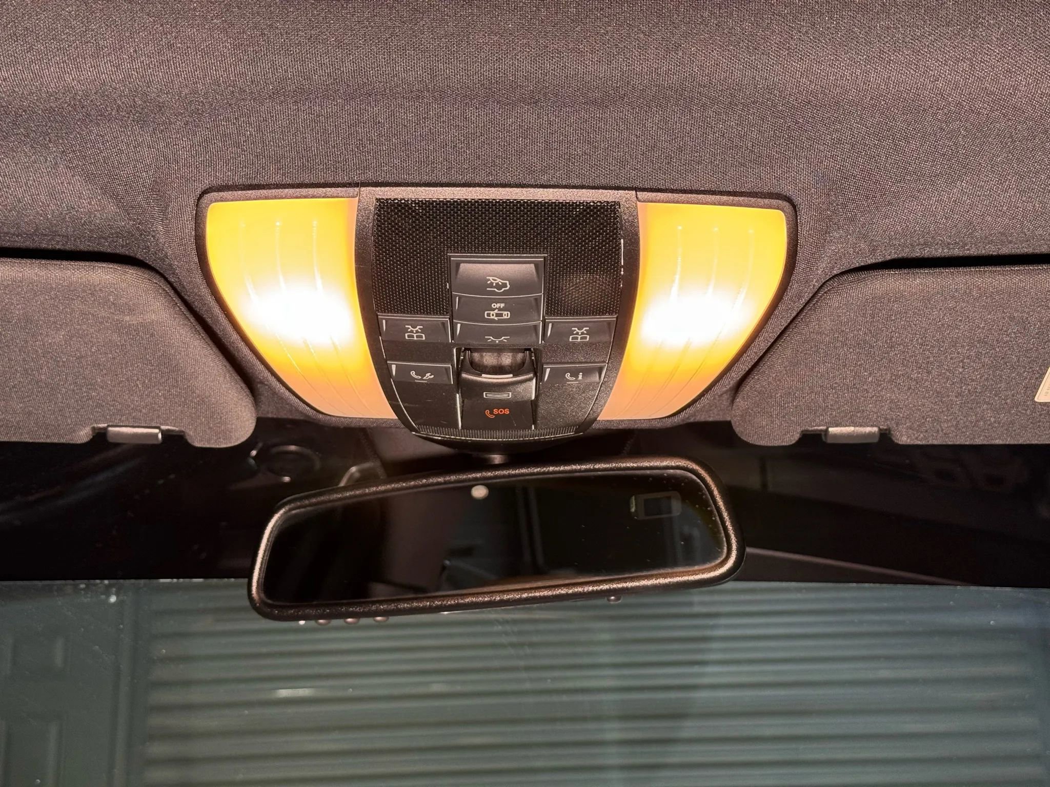 Used 2010 Mercedes-Benz E 550 Sedan image 30