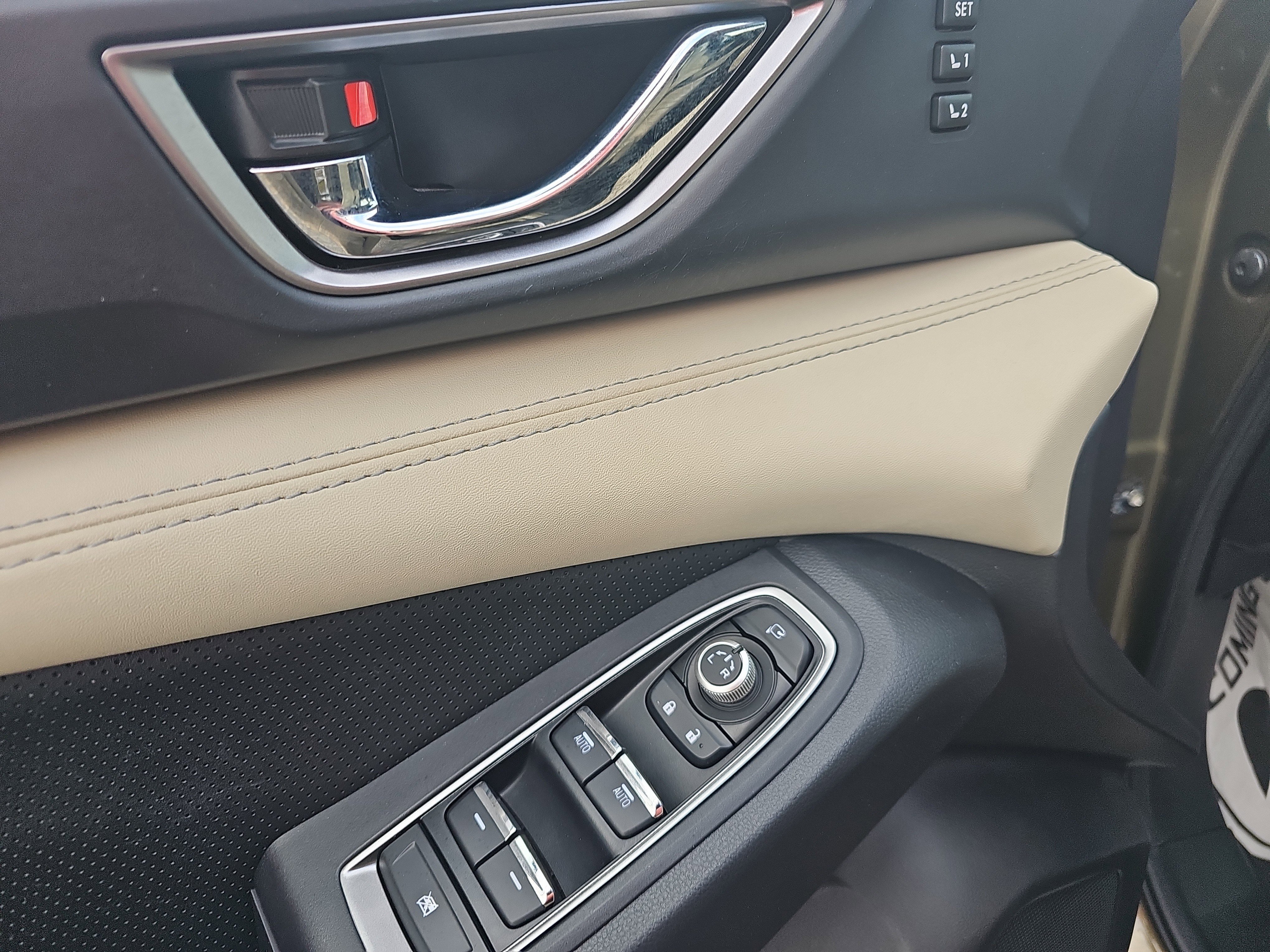 Used 2023 Subaru Ascent Limited w/ Technology Package image 18