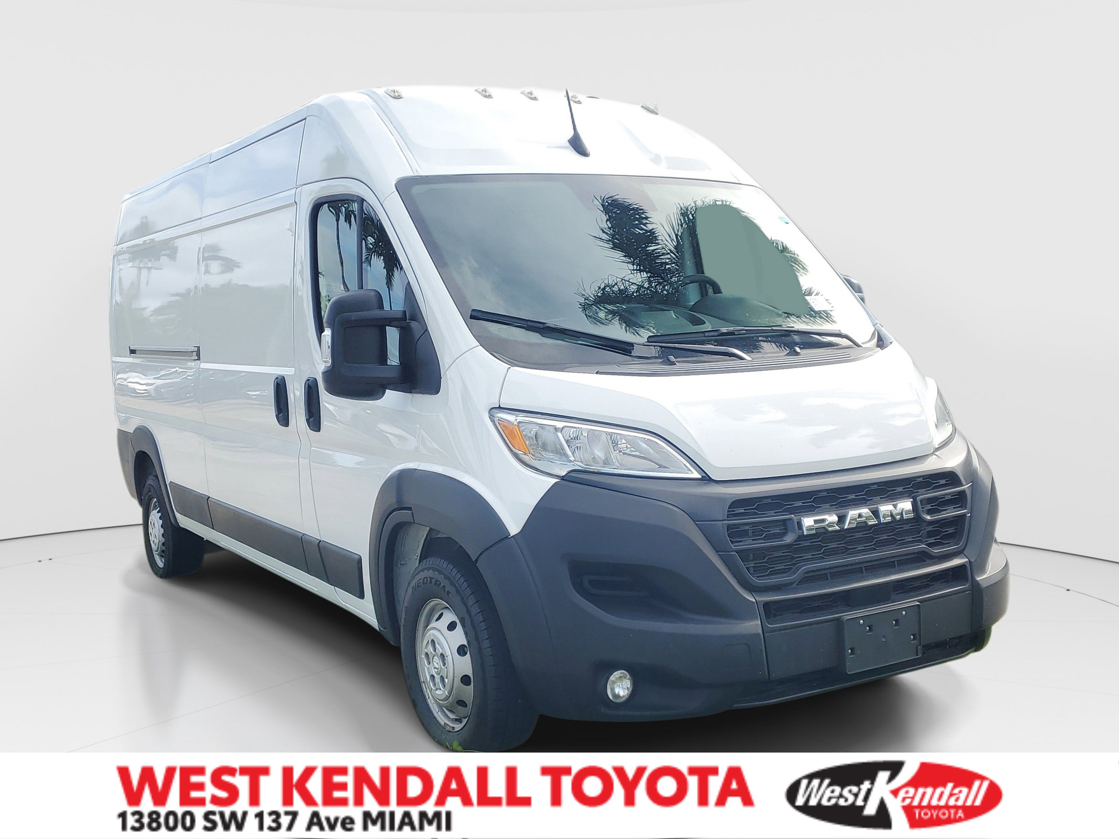 Used 2025 RAM ProMaster 2500 w/ Convenience Group FWD image 1