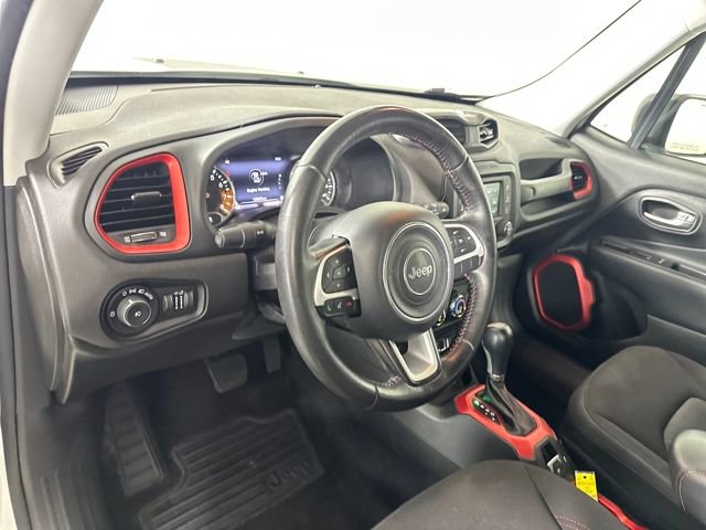 Used 2016 Jeep Renegade Trailhawk image 13