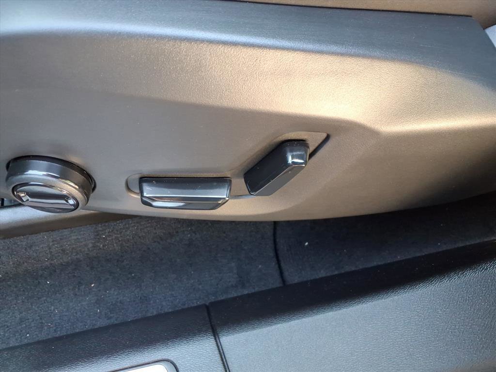 New 2026 Volvo XC60 B5 Plus w/ Protection Package Premier image 17