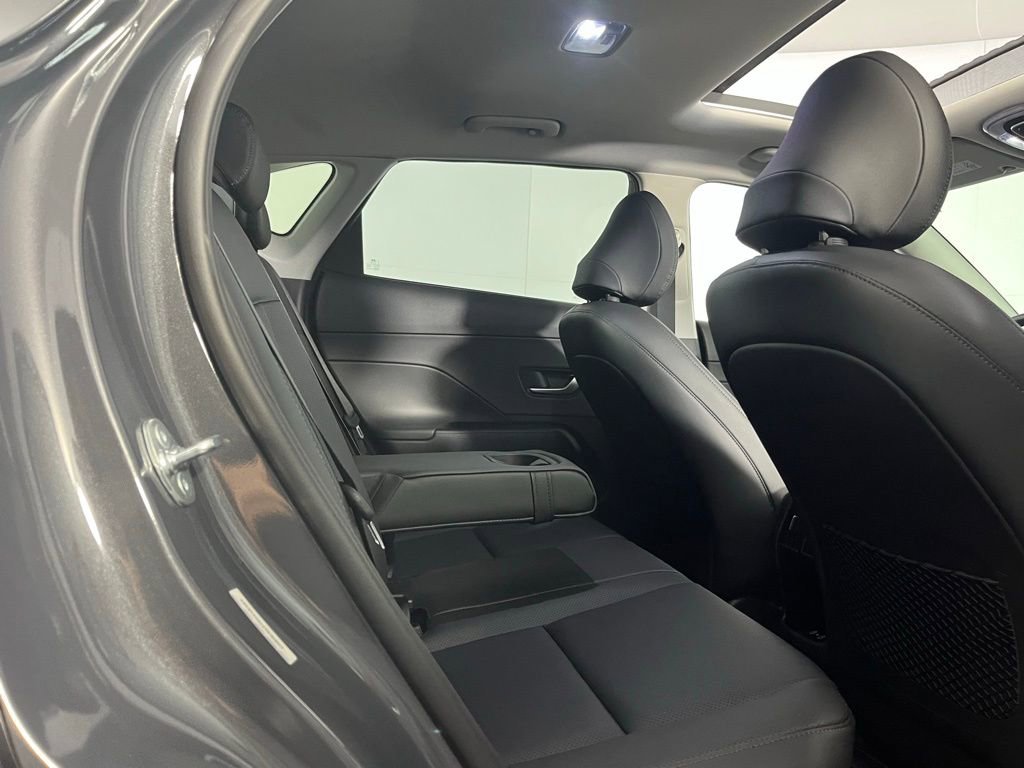 Used 2025 Hyundai Kona Limited image 32